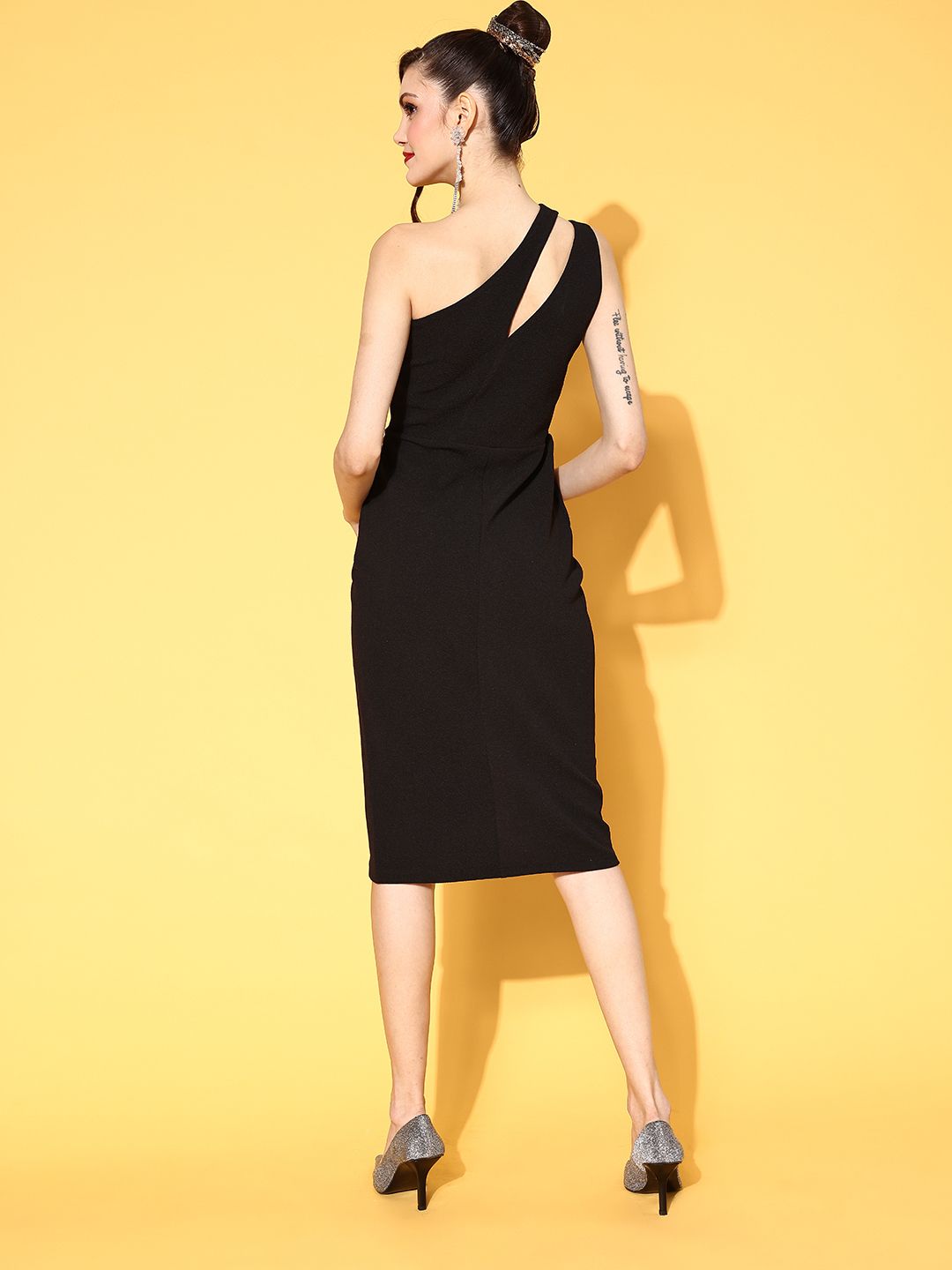 Berrylush Women Stylish Black Solid New Neckline Dress