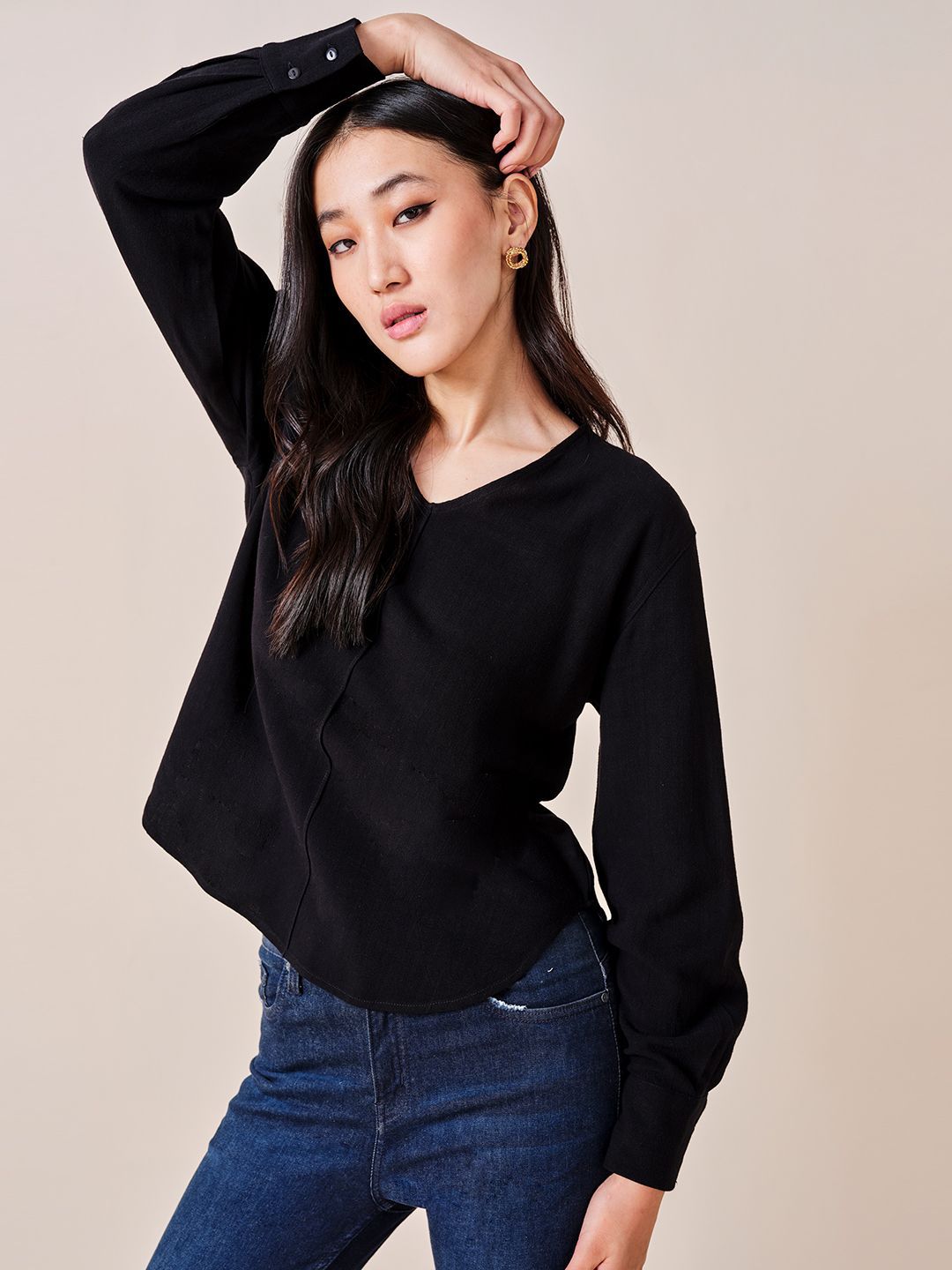AND V-Neck Cuffed Sleeves solid Top