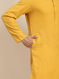 Anug by SOJANYA Men Mustard Yellow Mandarin Collar Kurta