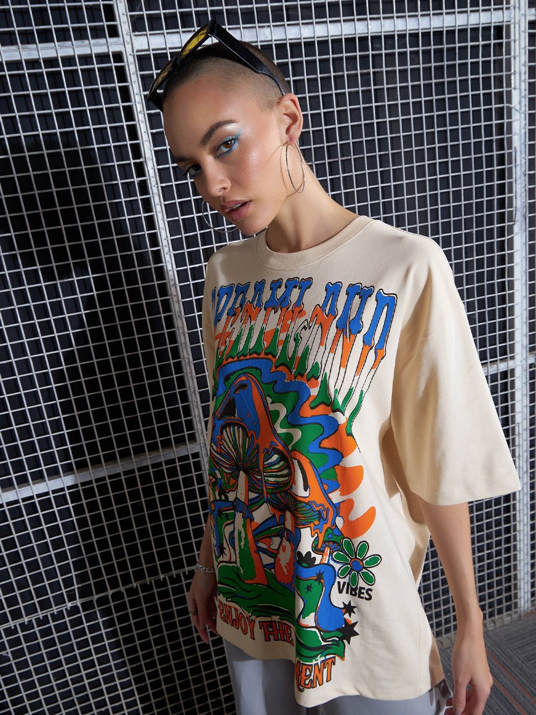 SASSAFRAS Graphic Printed Drop-Shoulder Oversized Pure Cotton T-shirt