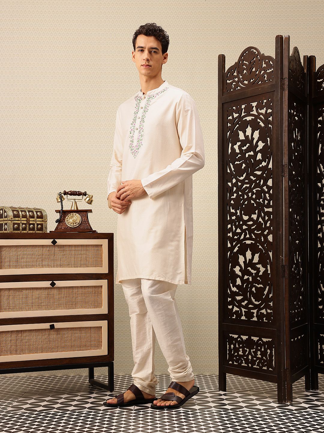 House of Pataudi Floral Embroidered Rozana Kurta