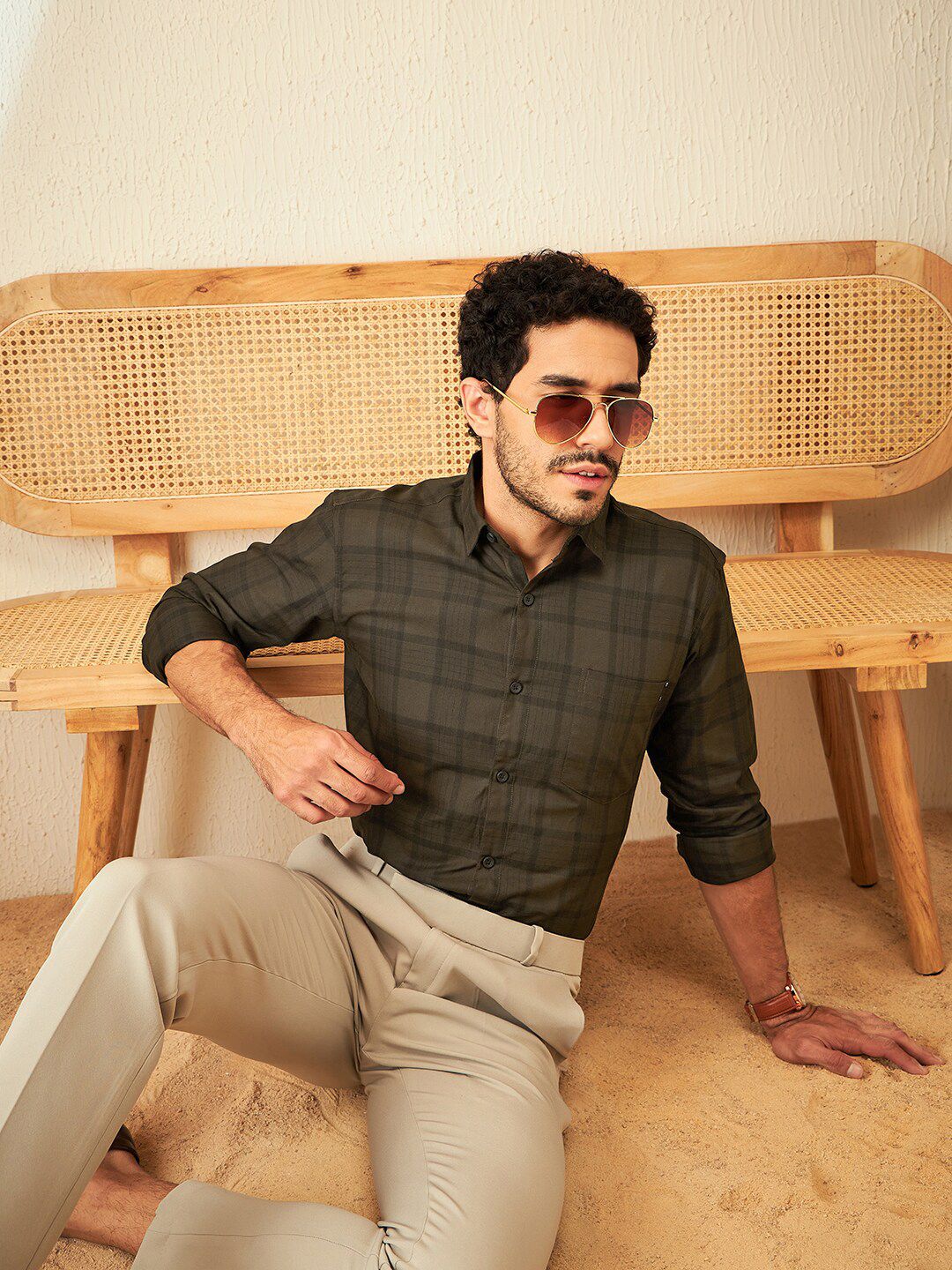 DENNISON Smart Checked Spread Collar Casual Shirt