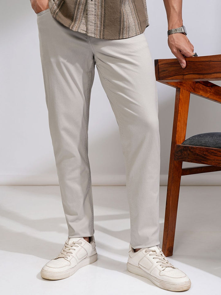 HIGHLANDER Men Tapered Fit Solid Regular Trousers