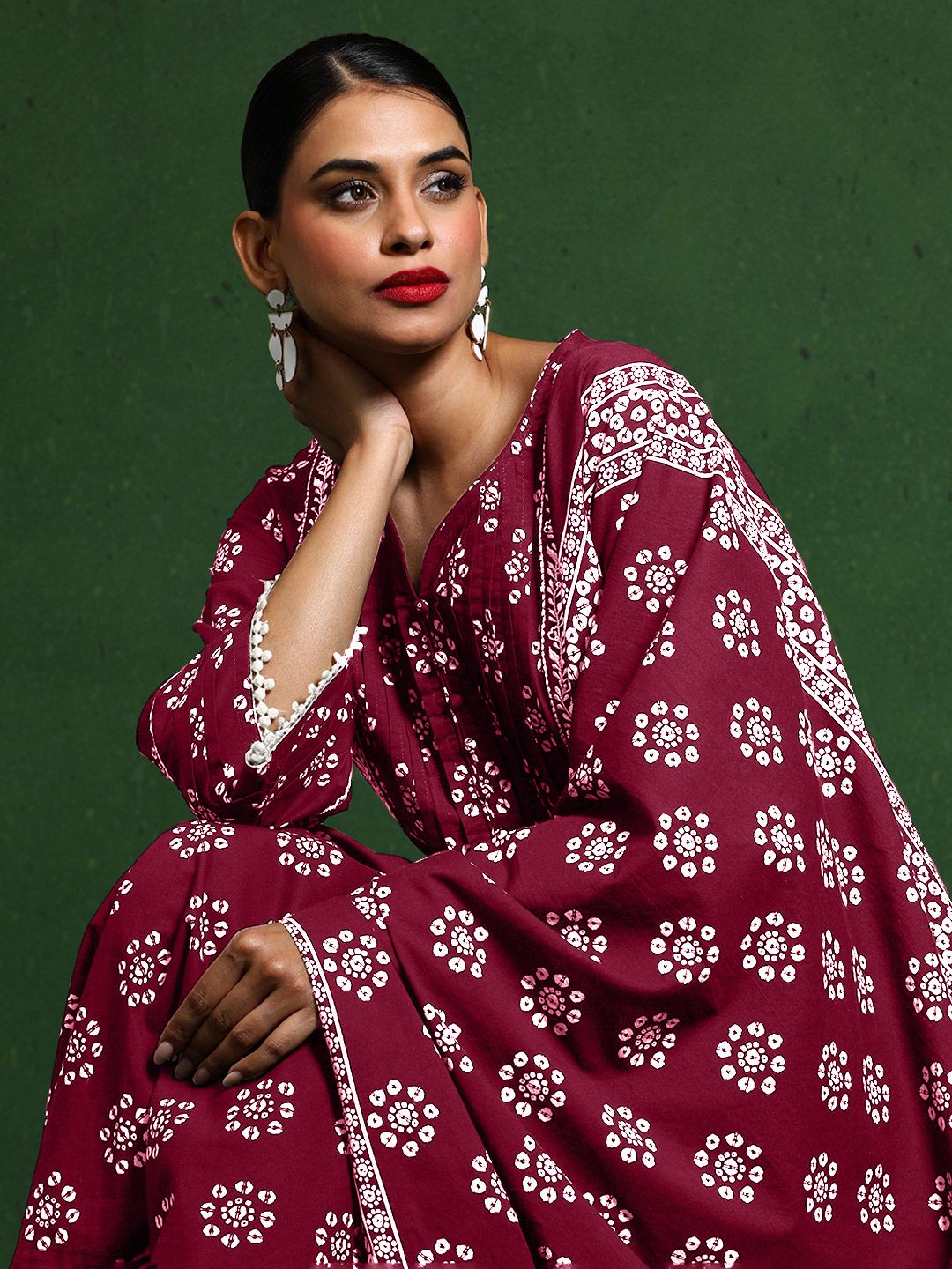 Varanga Women Floral Printed Regular Kurta with Trousers & With Dupatta