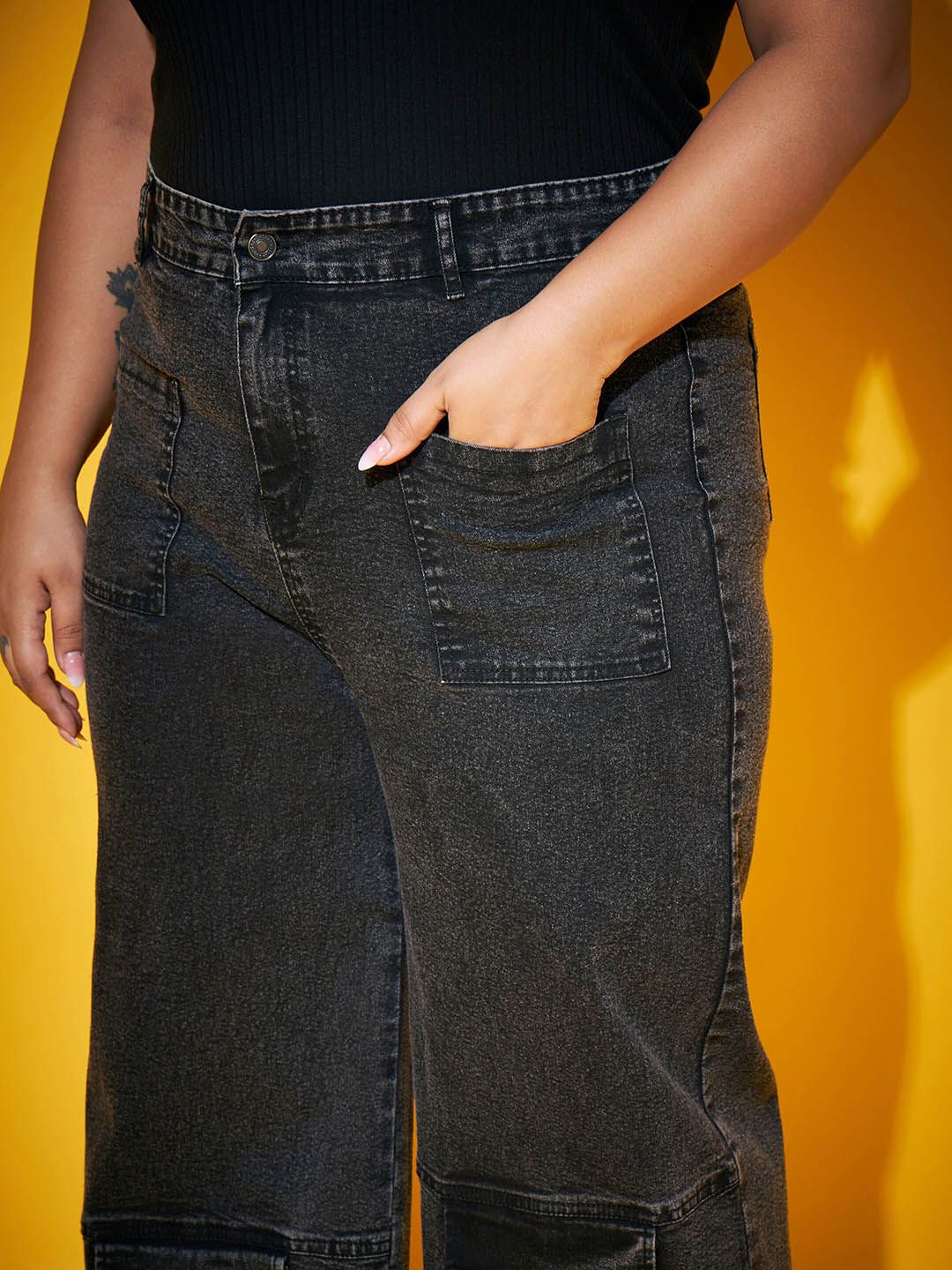 SASSAFRAS Curve Women Black Comfort Straight Fit High-Rise Clean Look Acid Wash Jeans