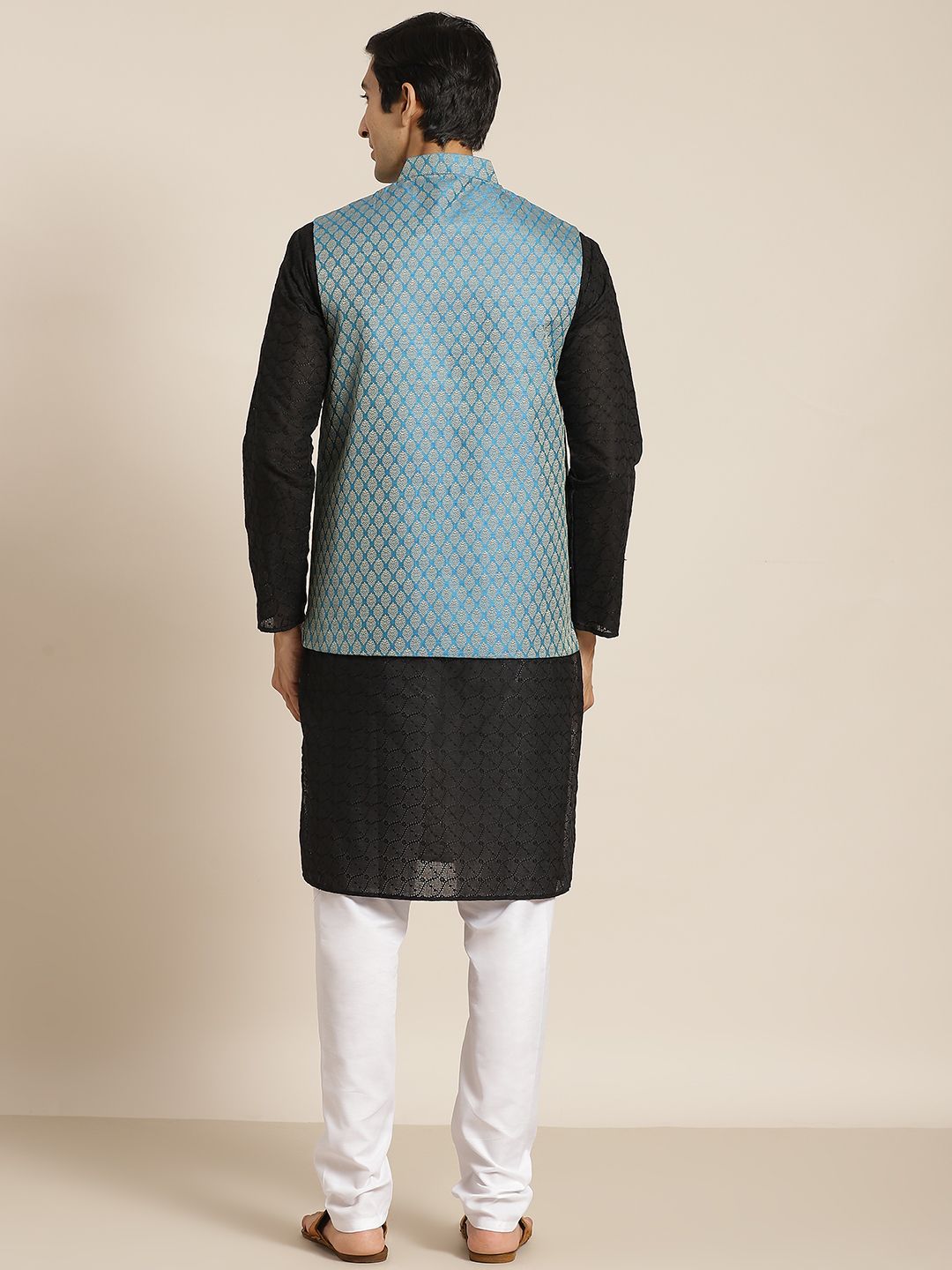SOJANYA Lelaki Black Chikankari Pure Cotton Kurta with Churidar & Nehru Jacket