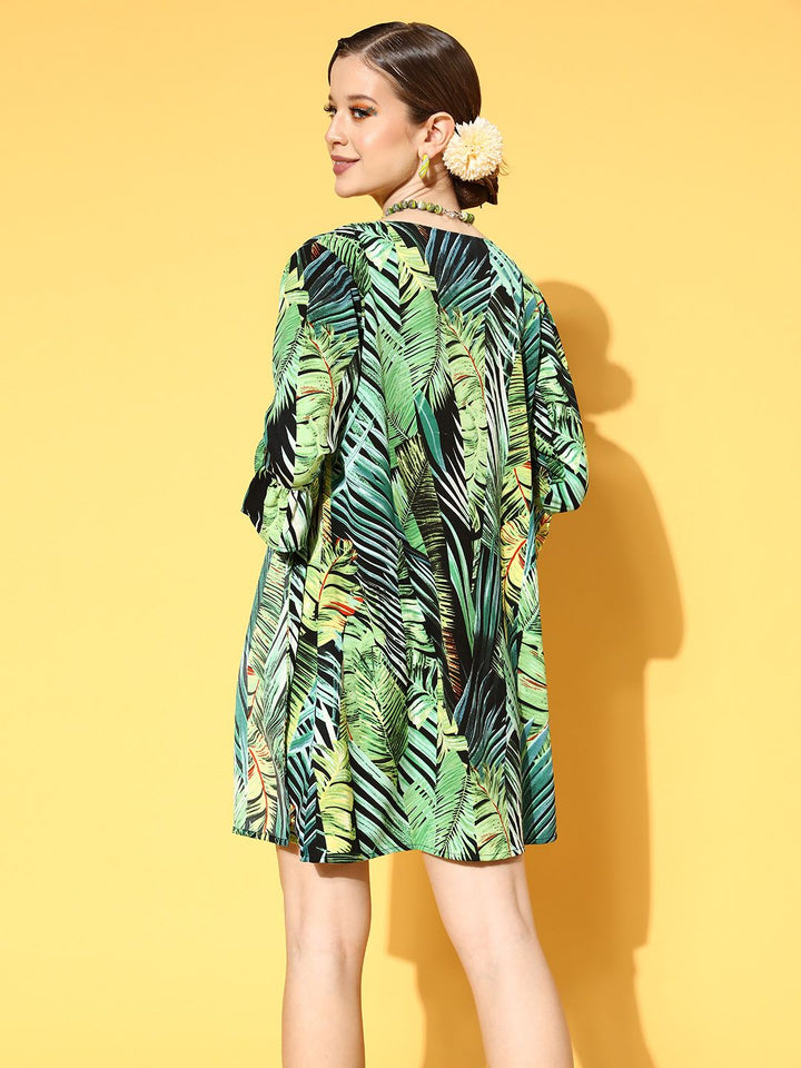 Berrylush Women Gorgeous Green Printed Nuovo Sleeves Shrug
