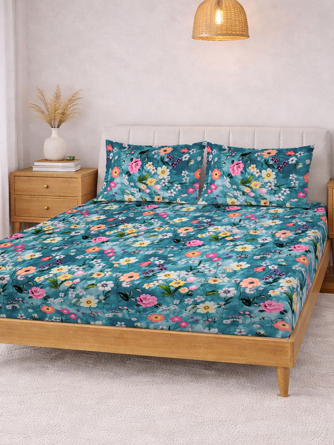 KLOTTHE Blue & Pink Printed 300 TC Double Bedsheet With 2 Pillow Covers- 2.5 m x 2.25 m