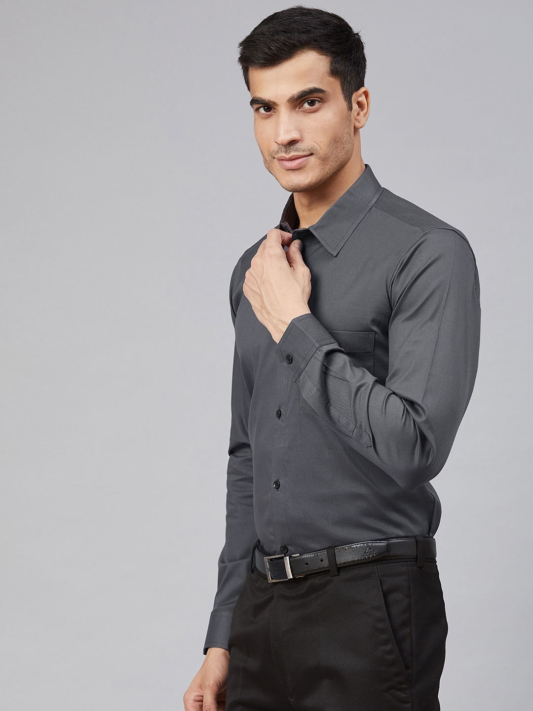 DENNISON Men Charcoal Grey Smart Slim Fit Solid Formal Shirt