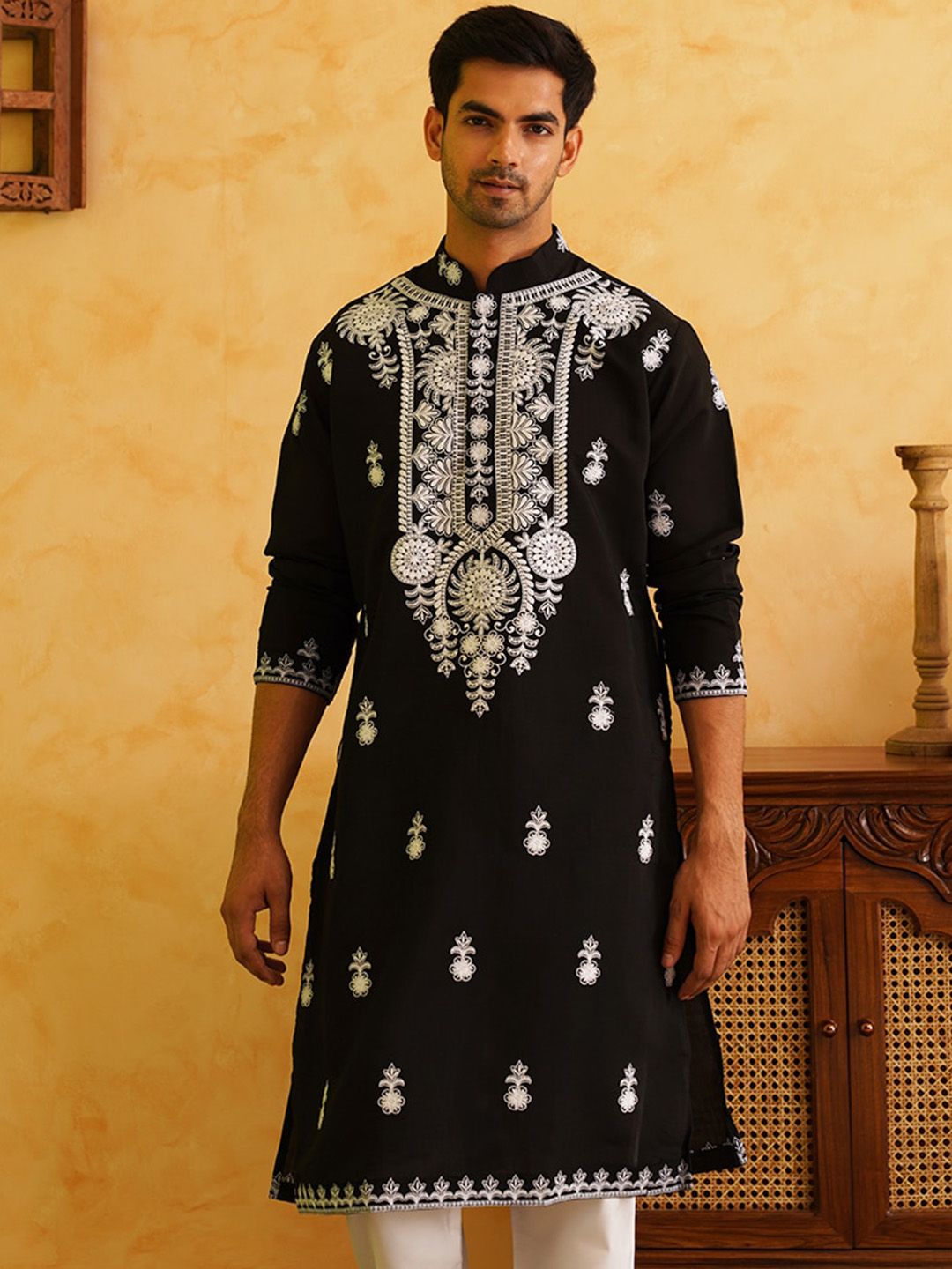 SOJANYA LUXE Ethnic Motifs Embroidered Thread Work Mandarin Collar Cotton Straight Kurta