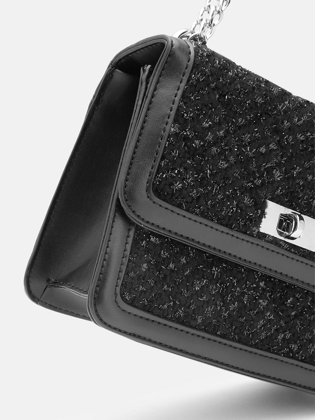 Beg Sling Berstruktur Lino Perros dengan Butiran Quilted