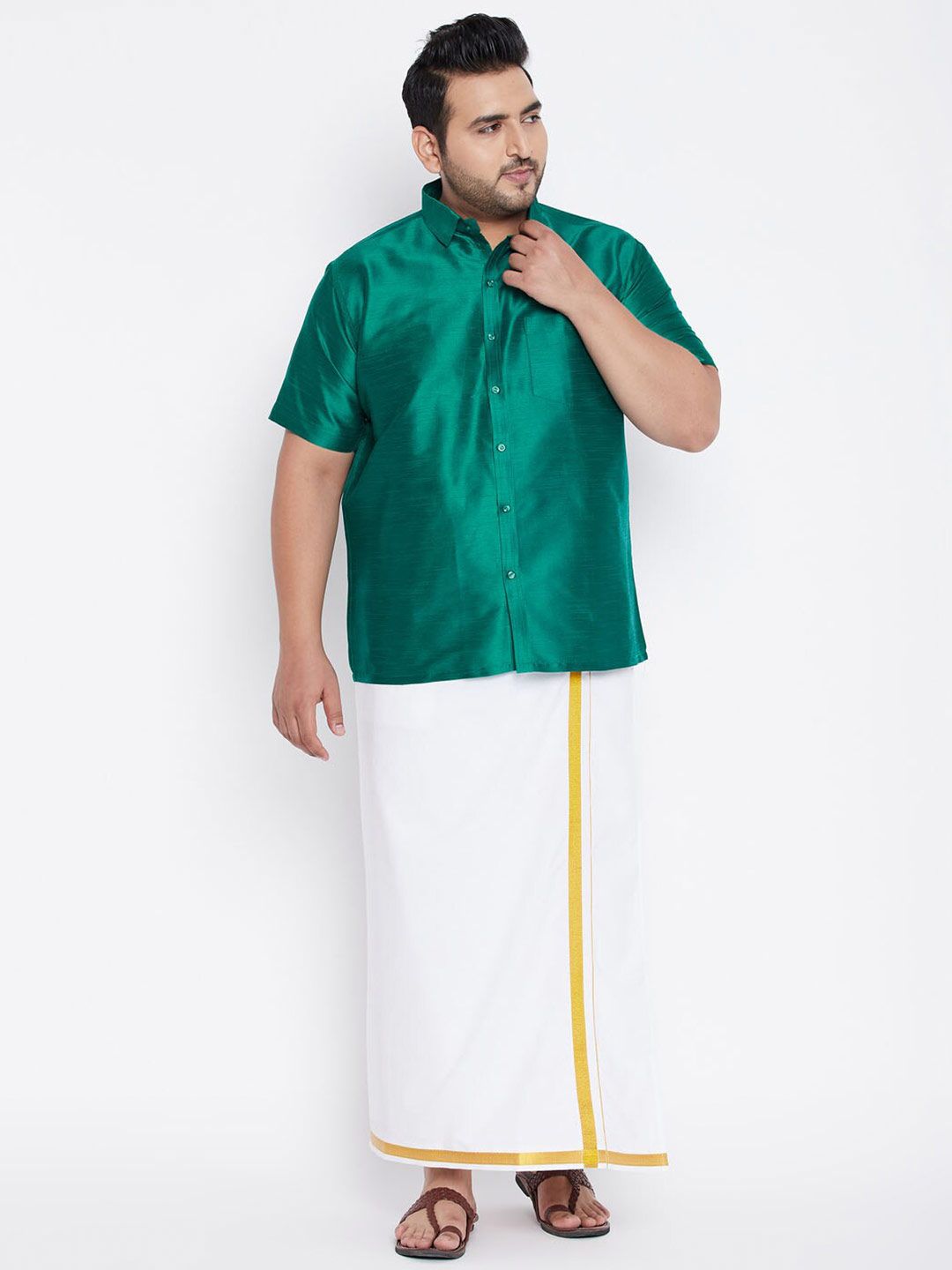 VASTRAMAY Men Green Premium Casual Shirt