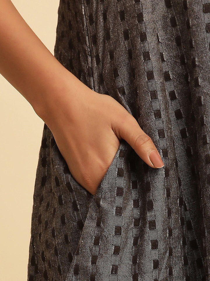 W Grey Printed No Sleeves A-Line Midi Dress