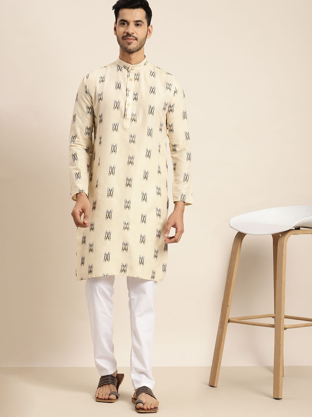 Anug by SOJANYA Men Cream-Coloured & Grey Woven Design Kurta