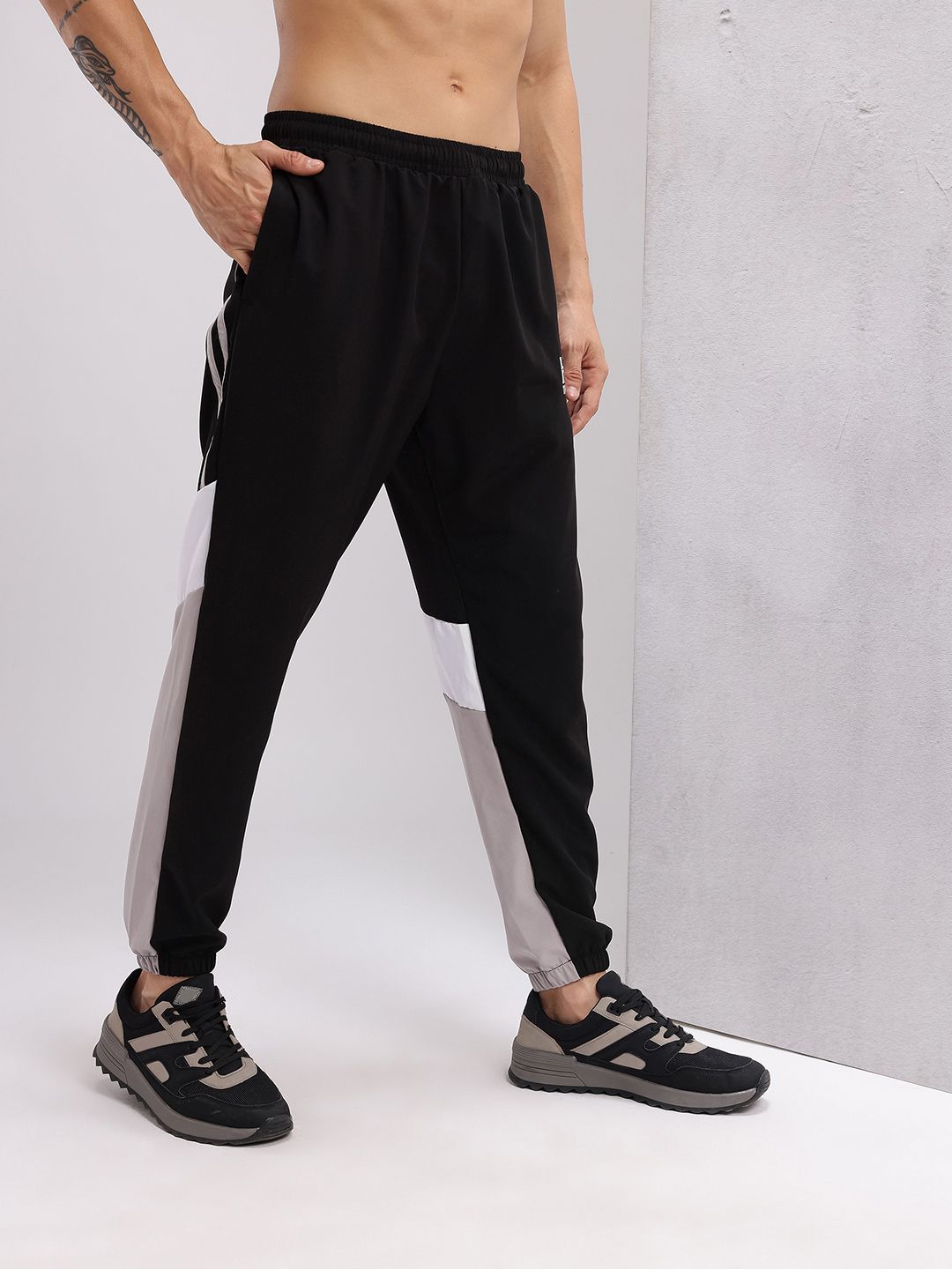 HRX by Hrithik Roshan Men Colourblocked Running Joggers