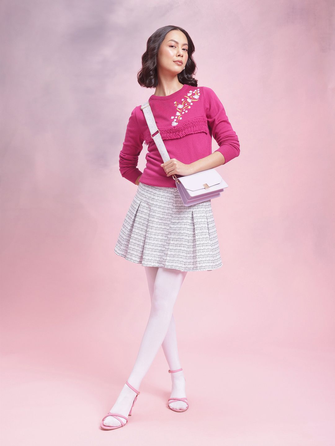 DressBerry Embroidered & Tassels Design Acrylic Pullover