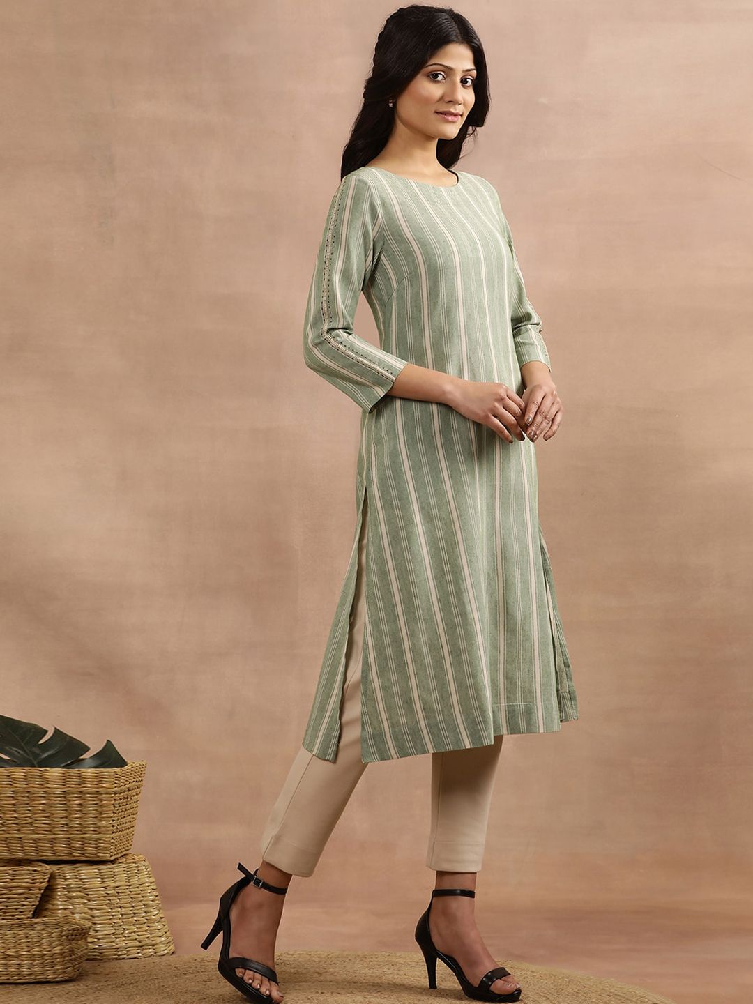 W Green Striped Round Neck Straight Kurta
