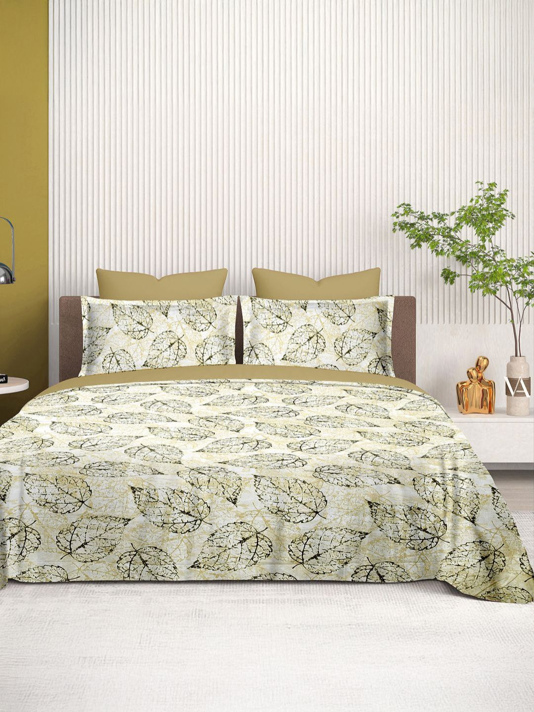 Cortina Glazed Cotton Green & White Floral 140 TC King Bedsheet with 2 Pillow Covers