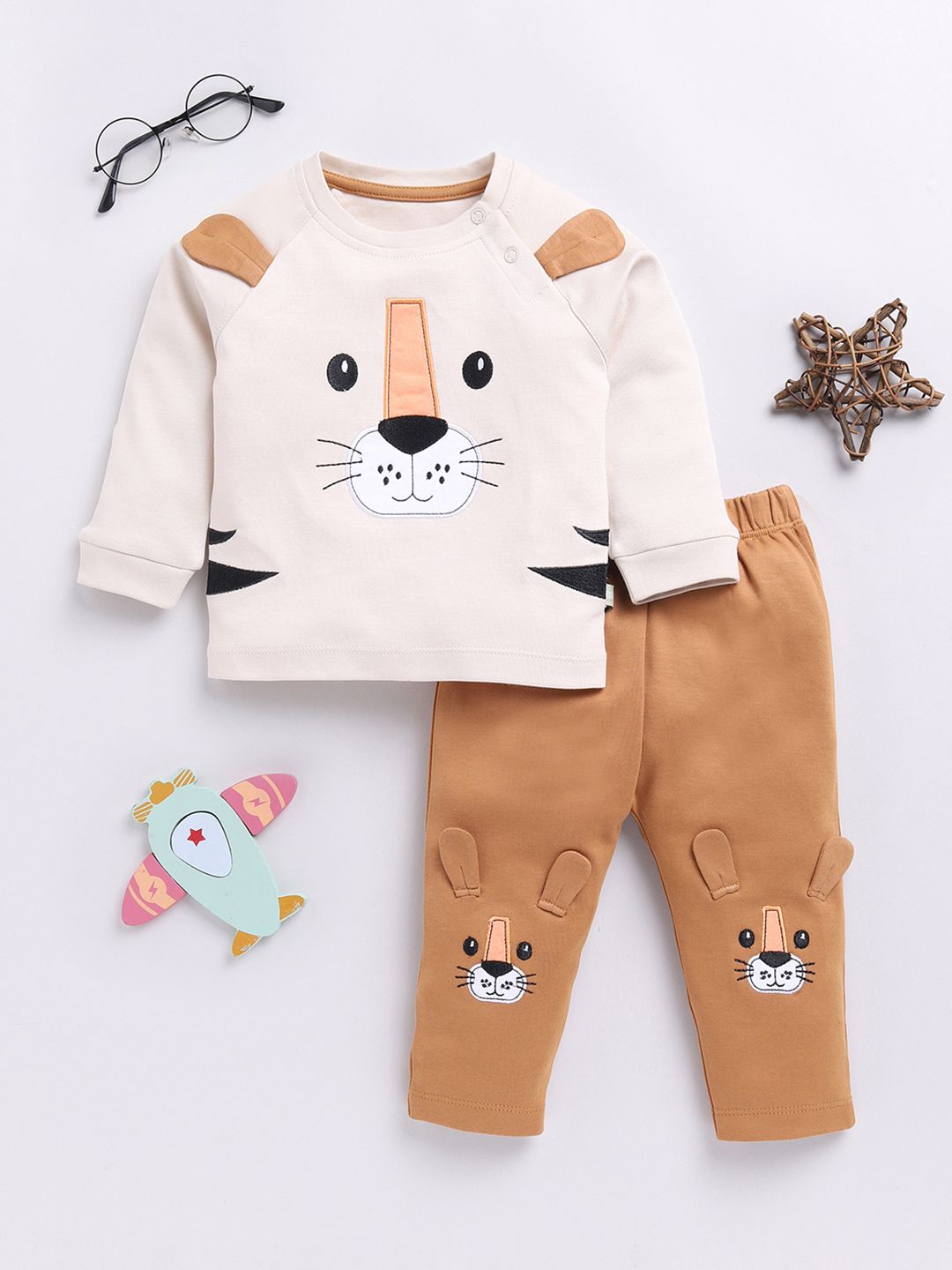 Moms Love Infant Boys Applique Detail T-Shirt With Trousers