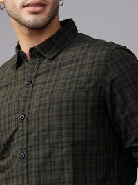 HIGHLANDER Men Olive Green & Black Slim Fit Checked Casual Shirt