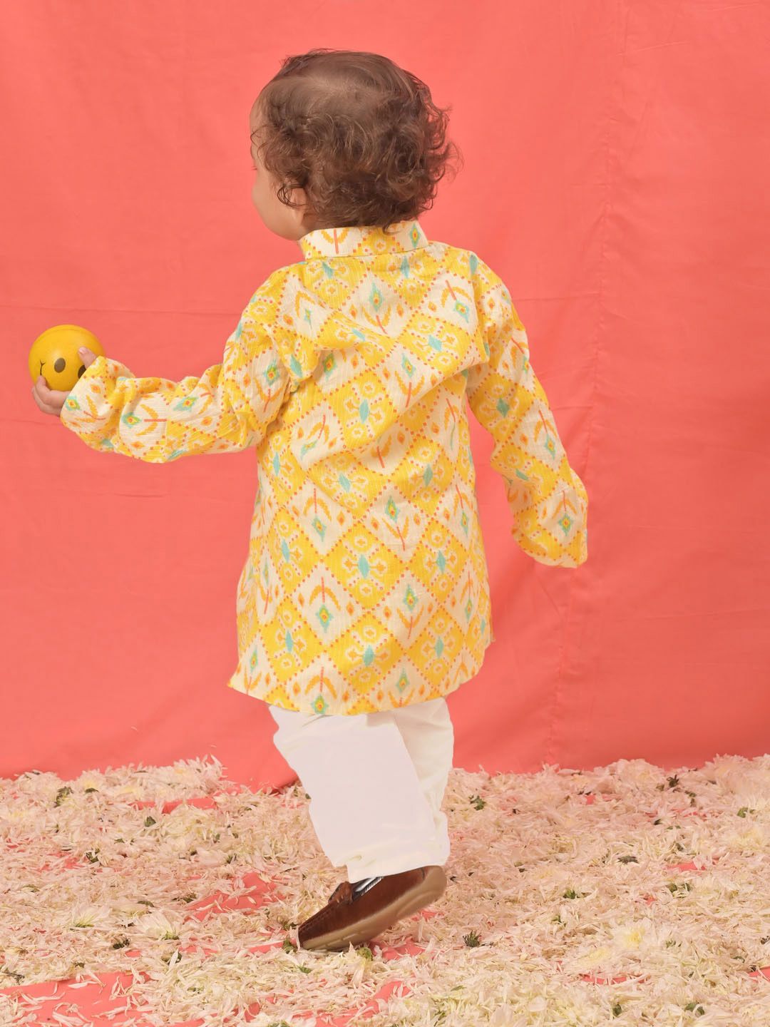 VASTRAMAY Boys Ethnic Motifs Printed Kurta With Pyjamas