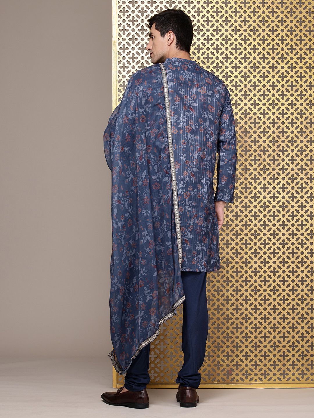 House of Pataudi Floral Printed Sequinned Jashn Kurta with Churidar & With Dupatta
