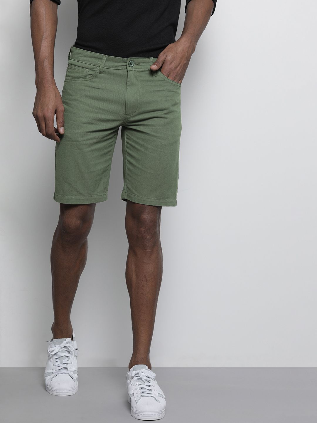 The Indian Garage Co Men Green Slim Fit Chino Shorts