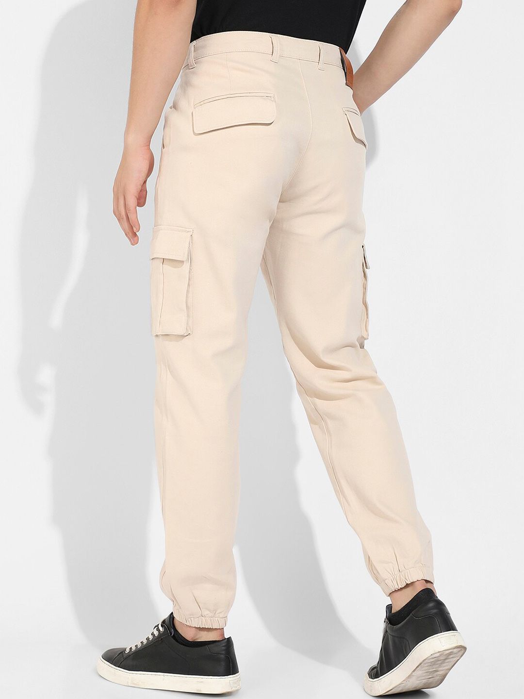 Campus Sutra Men Beige Relaxed Easy Wash Cotton Cargos Trousers