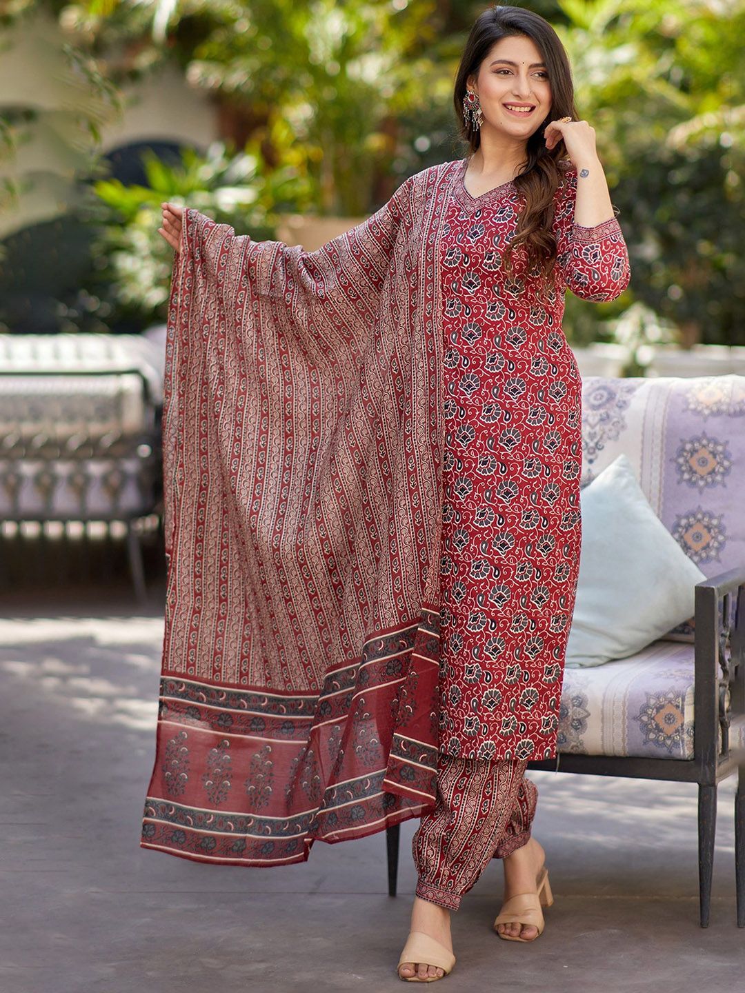 KALINI Women Floral Printed Regular Thread Work Kurta with Trousers & With Dupatta