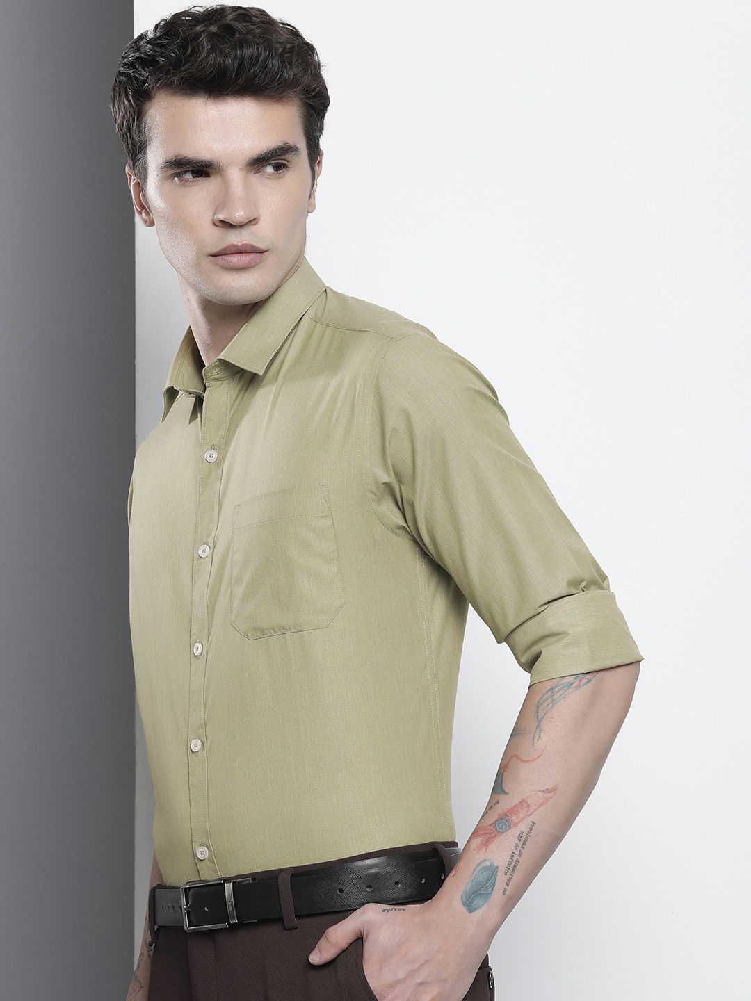 The Indian Garage Co. X Luxe Men Slim Fit Opaque Formal Shirt