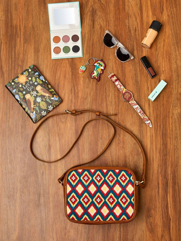 TEAL BY CHUMBAK Textured Swagger Sling Bag