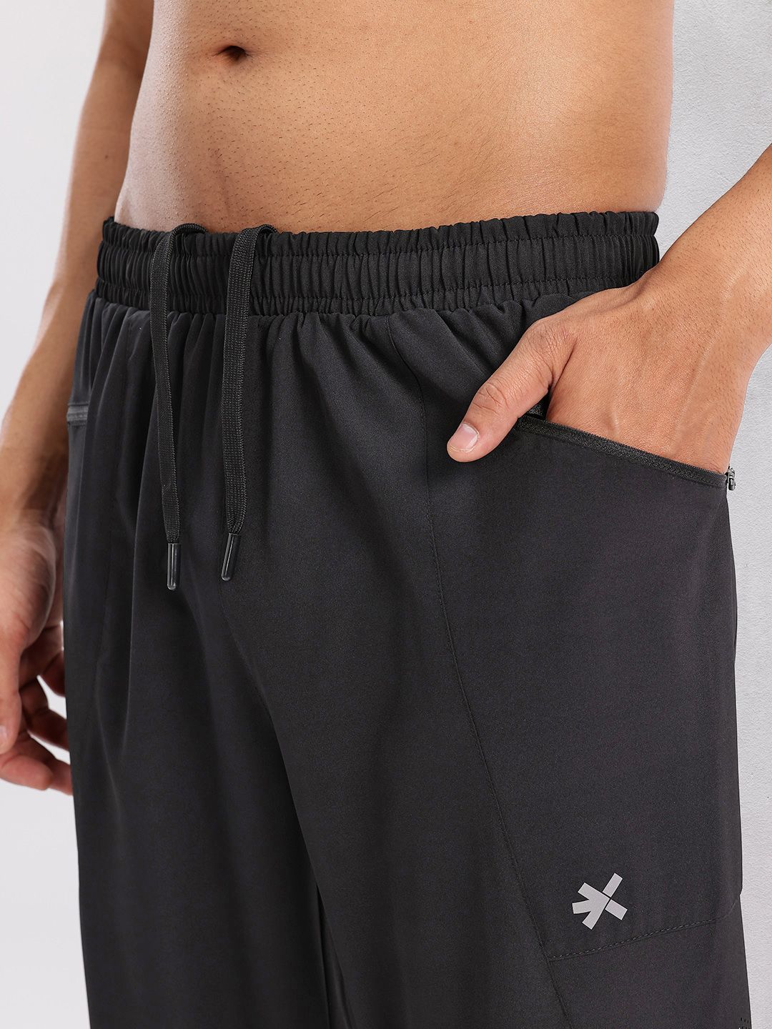 HRX oleh Hrithik Roshan Men Butiran Reflektif Rapid-Dry Running Seluar Lintasan