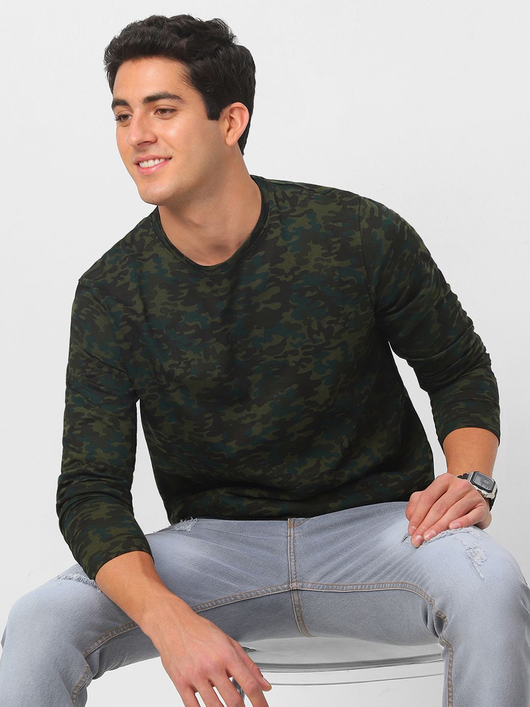 Urbano Fashion Men Olive Green Camouflage Printed Pure Cotton Slim Fit T-shirt