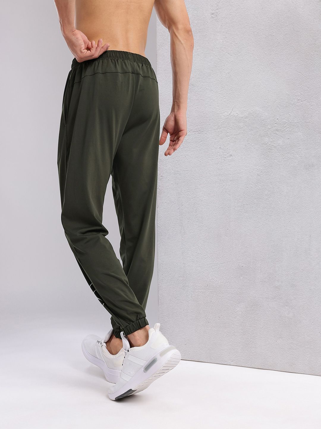 HRX by Hrithik Roshan Men Rapid-Dry Training joggers