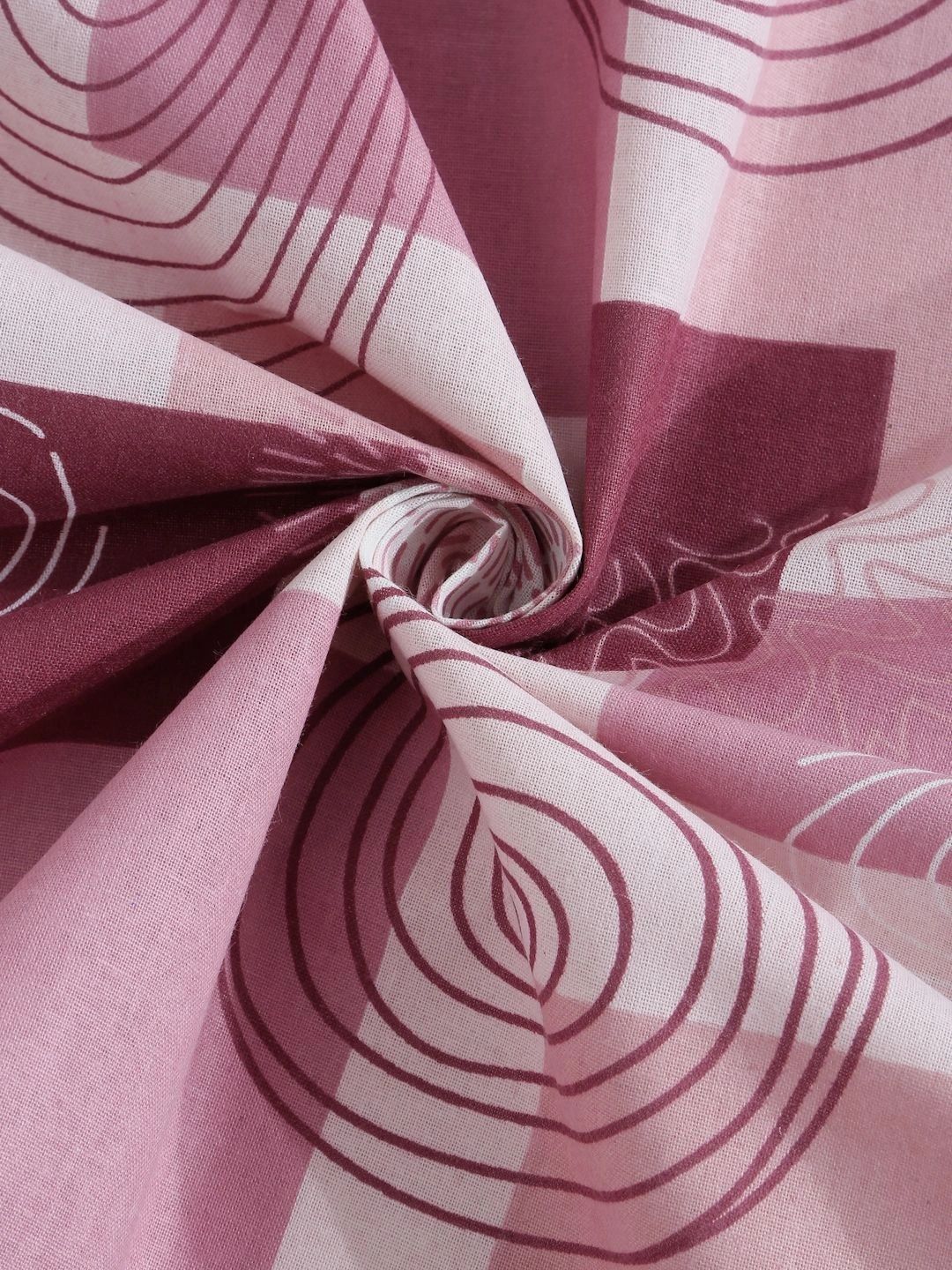 Moda Rapido X KLOTTHE Pink & White Geometric 400 TC Single Bedsheet with 1 Pillow Covers