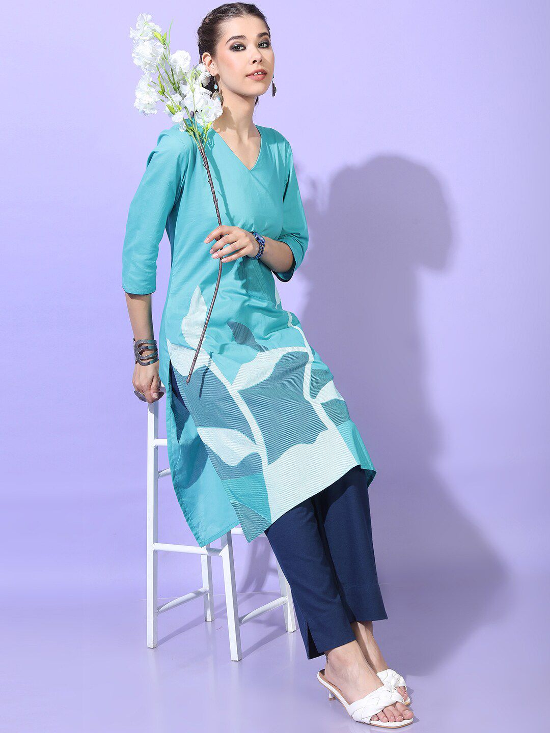 Vishudh Women Classy Blue Cotton Kurta