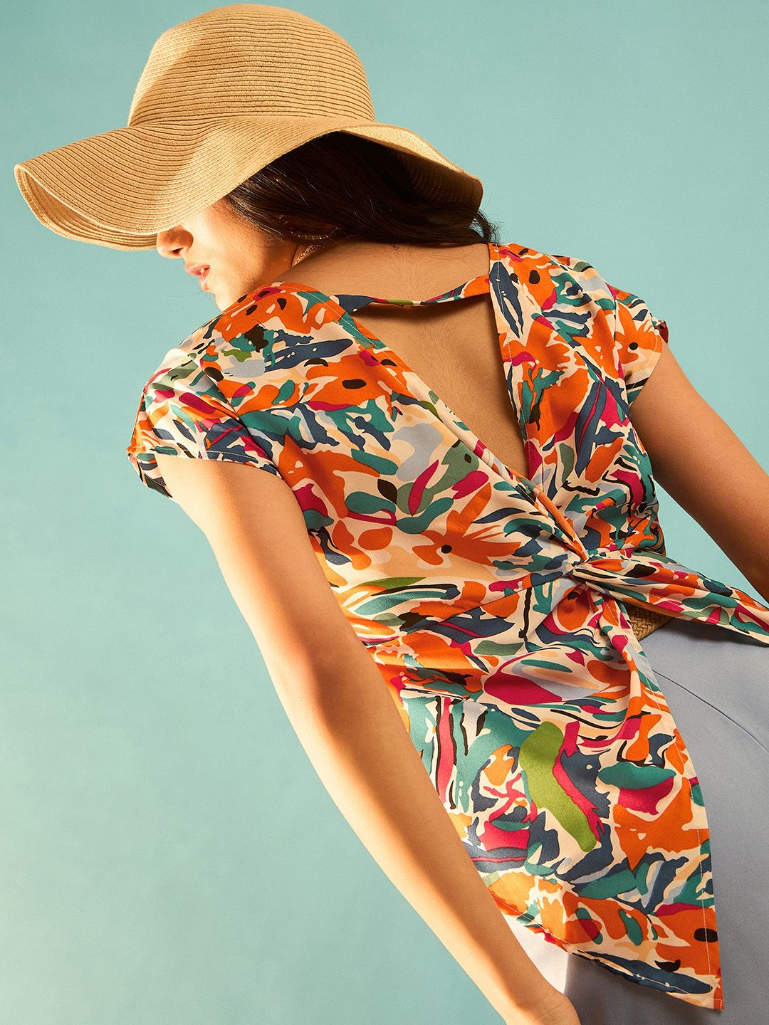 Berrylush White Abstract Printed Cut Out Detailed Twisted Extended Sleeve Styled Back Top
