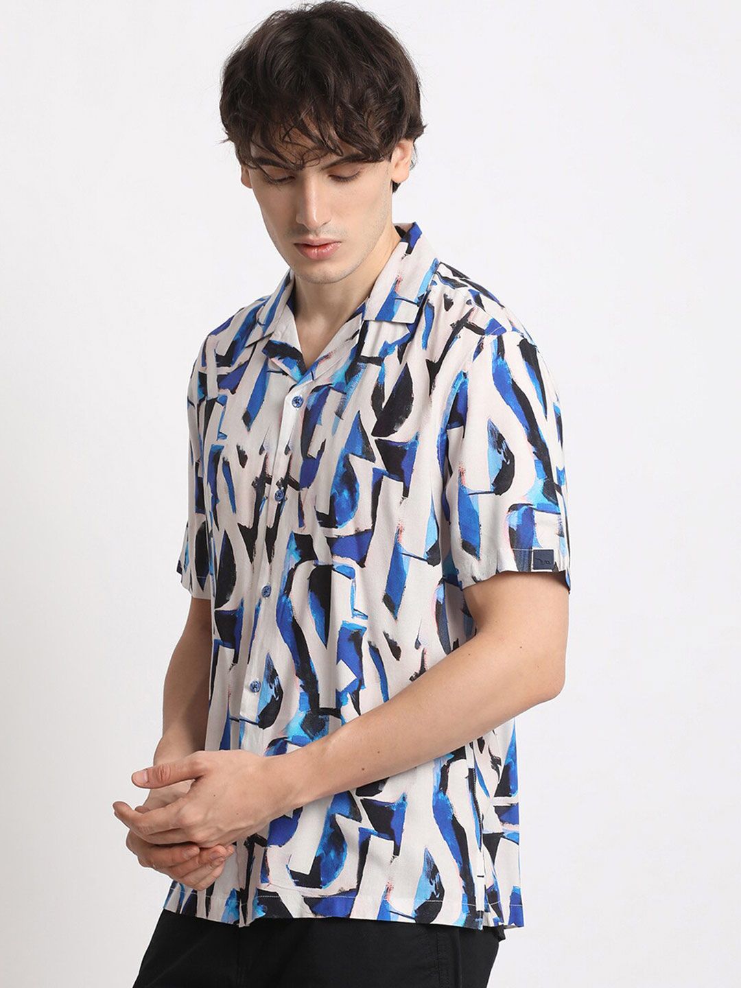 THE BEAR HOUSE Short Sleeves Spread Collar Opaque Printed Casual Shirt