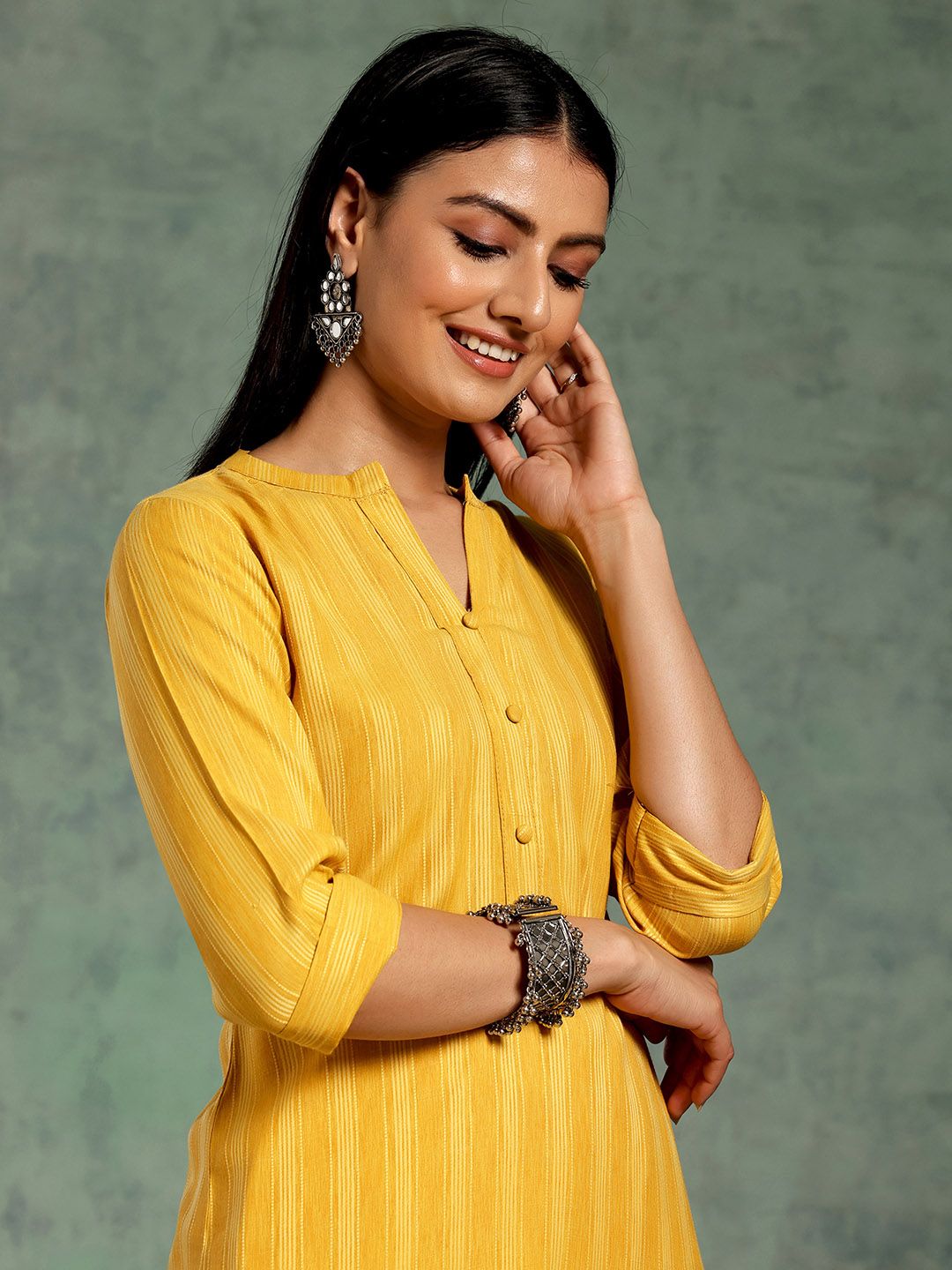 Libas Striped Mandarin Collar Straight Kurta