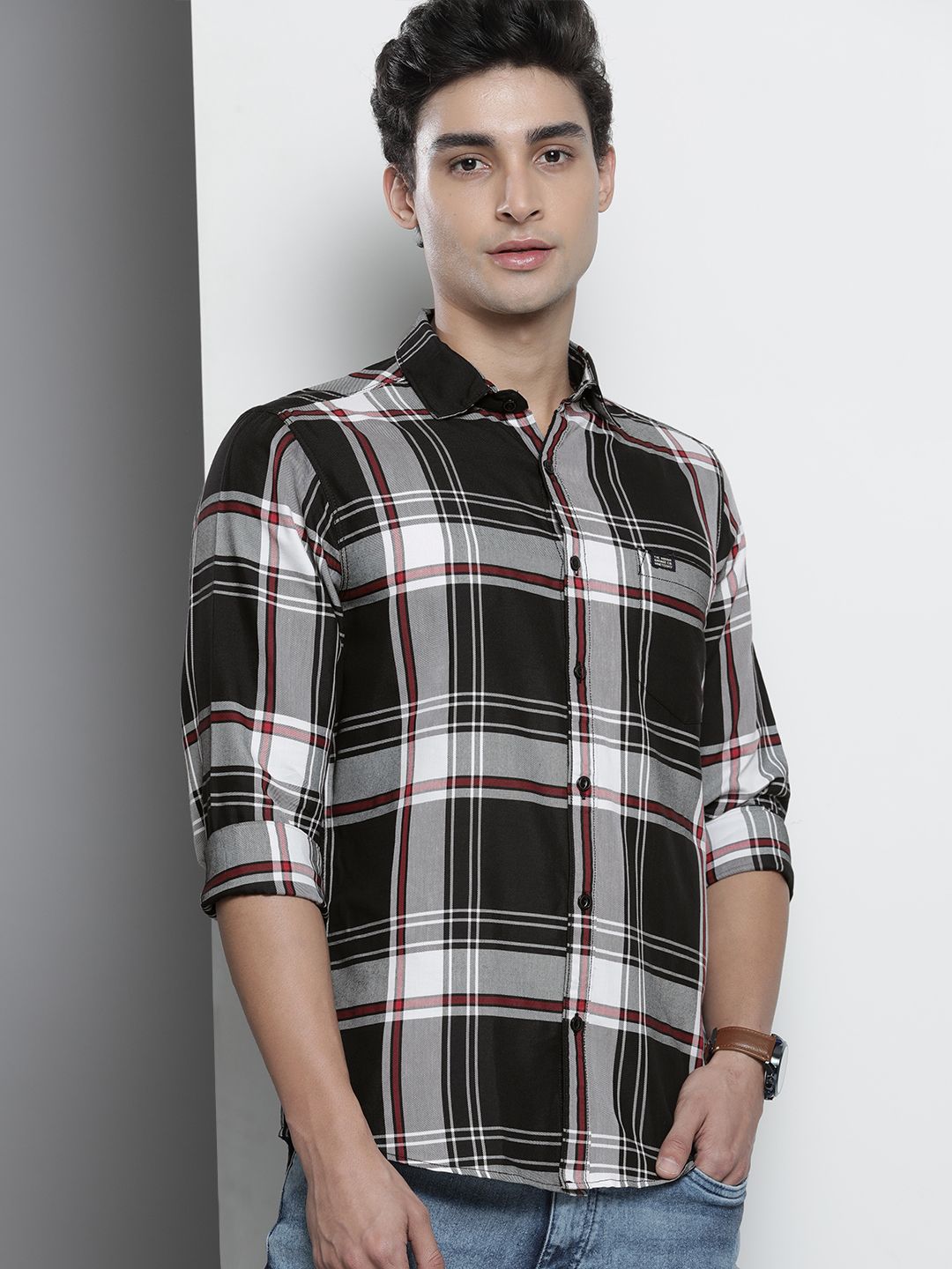 The Indian Garage Co Men Black & White Tartan Checks Checked Cotton Casual Shirt