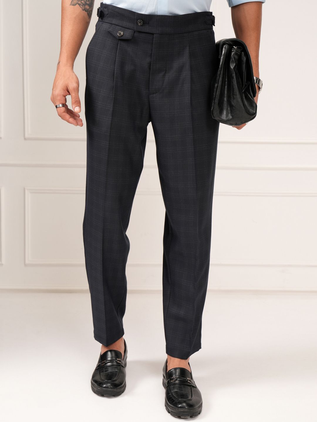 HIGHLANDER Men Mid-Rise Pleated Formal Trousers