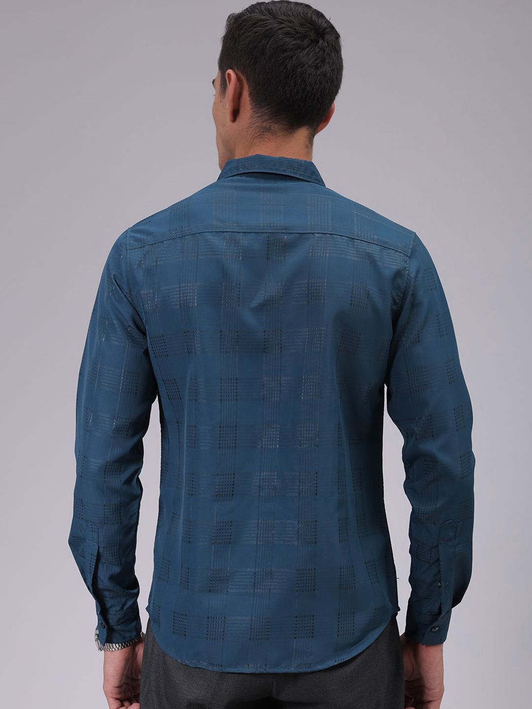 The Indian Garage Co Men Cutaway Collar Checked Slim Fit Party Shirt