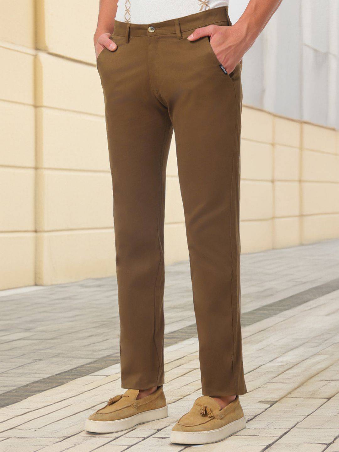 Urbano Fashion Men Brown Slim Fit Solid Pure Cotton Chinos