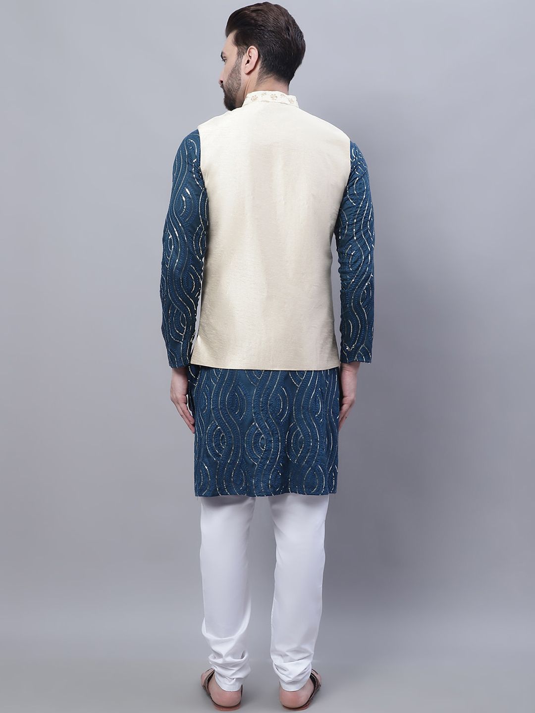 SOJANYA Men Leheriya Embroidered Sequinned Pure Cotton Kurta With Churidar & Nehru Kurta