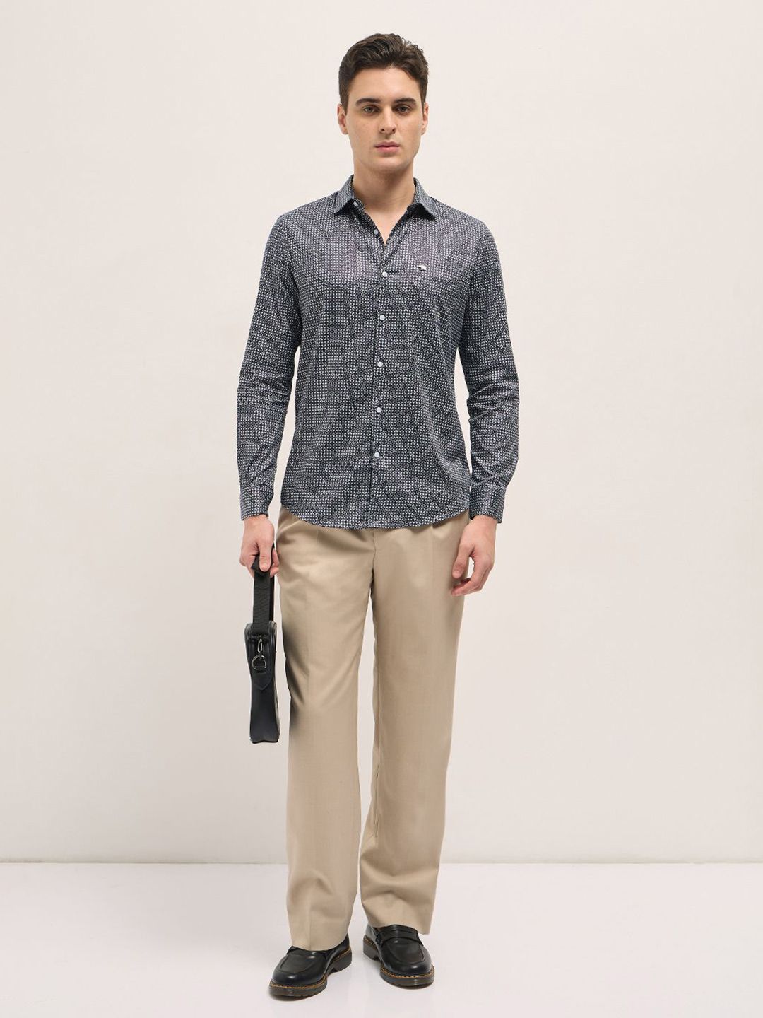 THE BEAR HOUSE Men Spread Collar Geometric Printed Cotton Tailored Fit Formal Shirt
