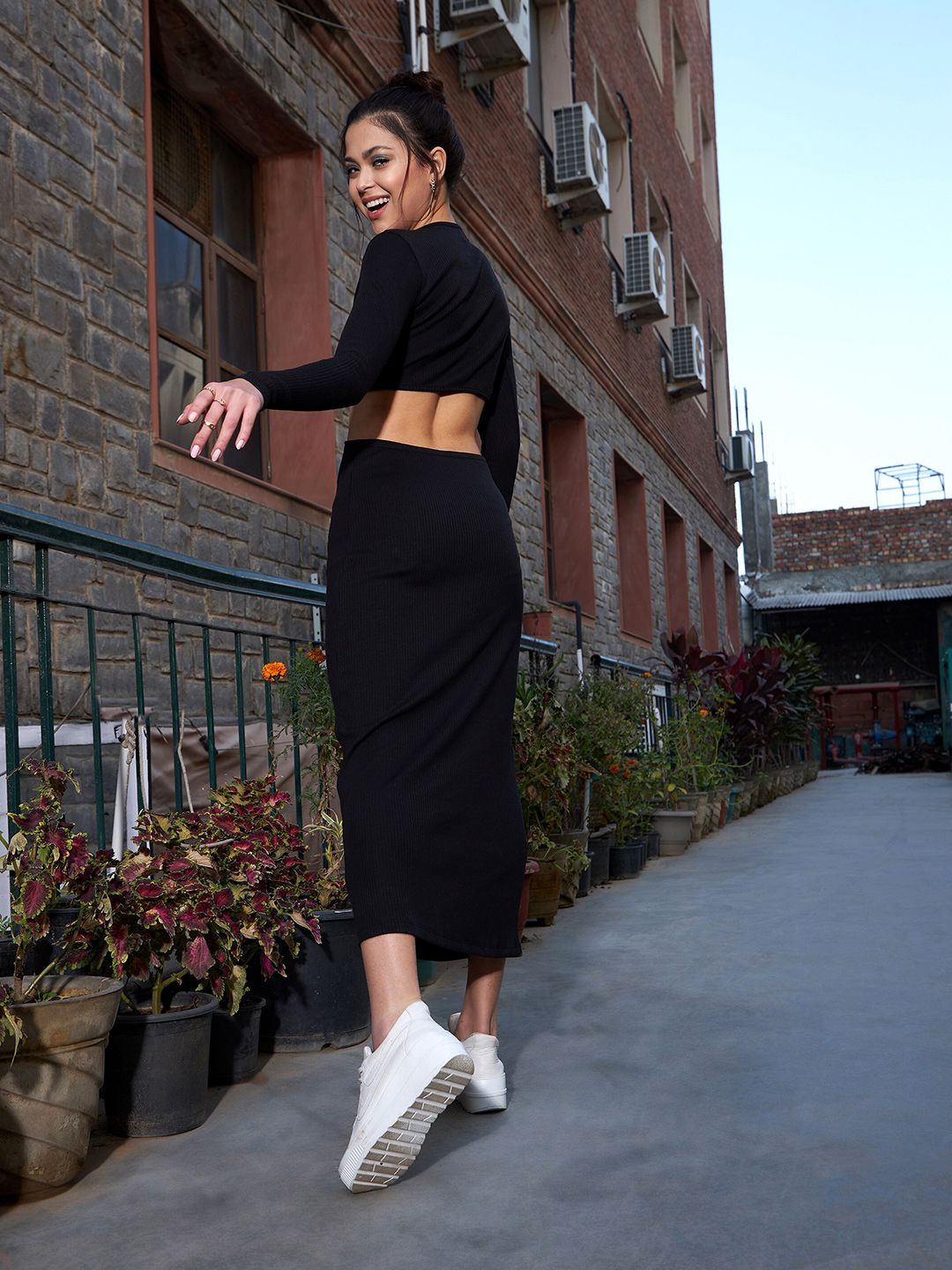 SASSAFRAS Cut Out Sheath Midi Dress