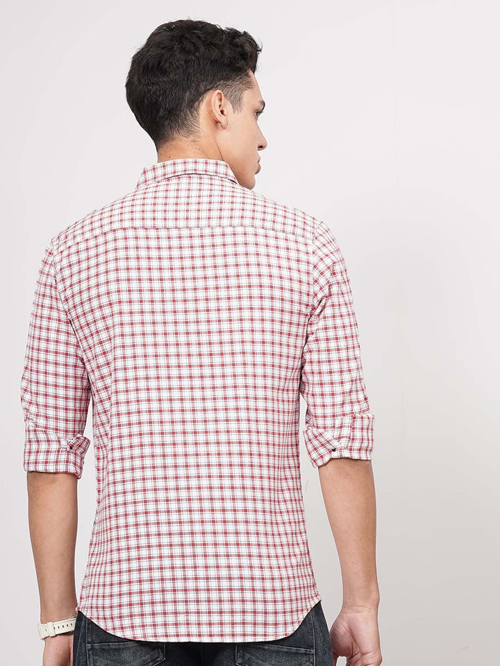 The Indian Garage Co Men White & Red Slim Fit Checked Casual Shirt