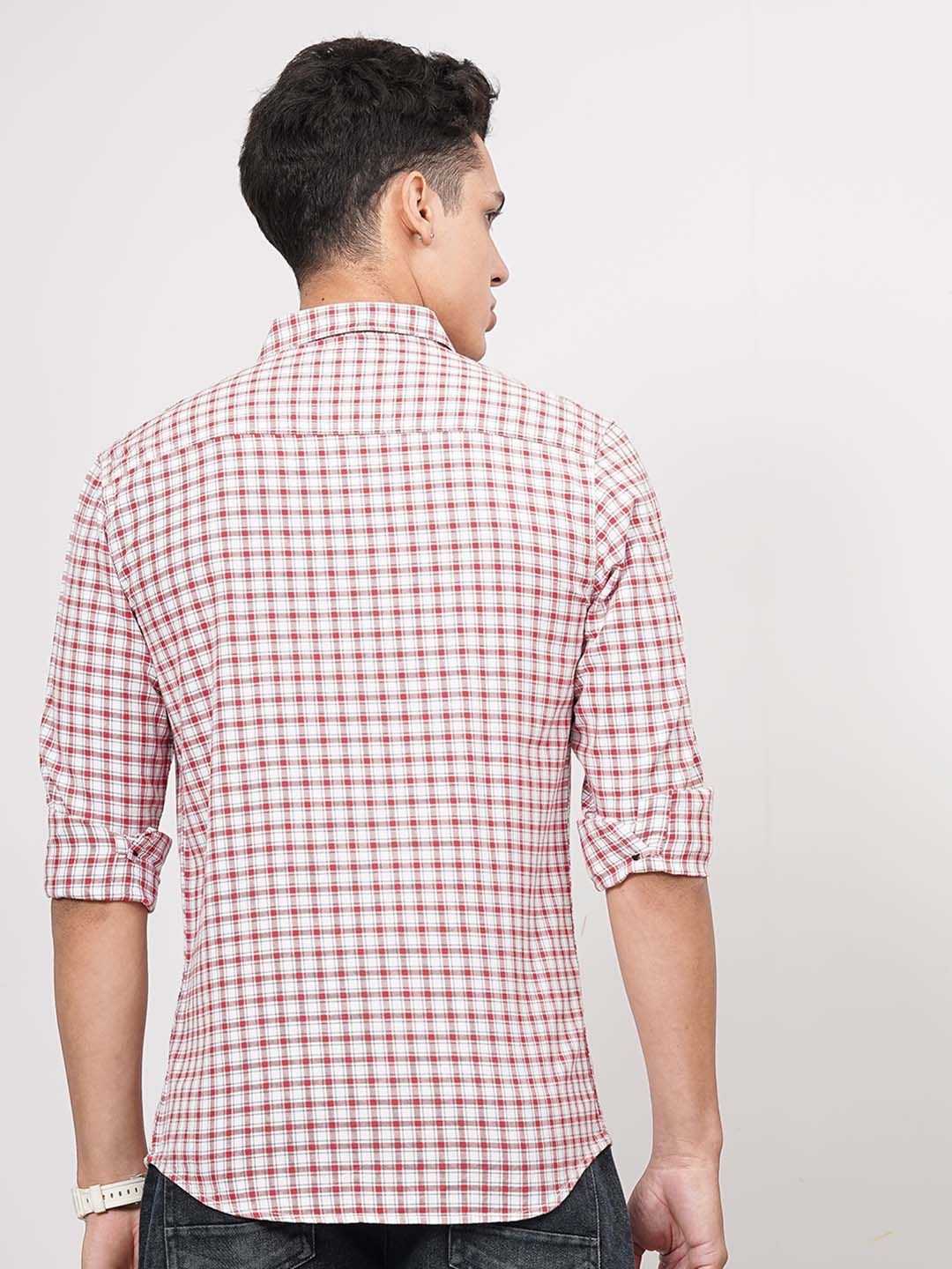 The Indian Garage Co Men White & Red Slim Fit Checked Casual Shirt