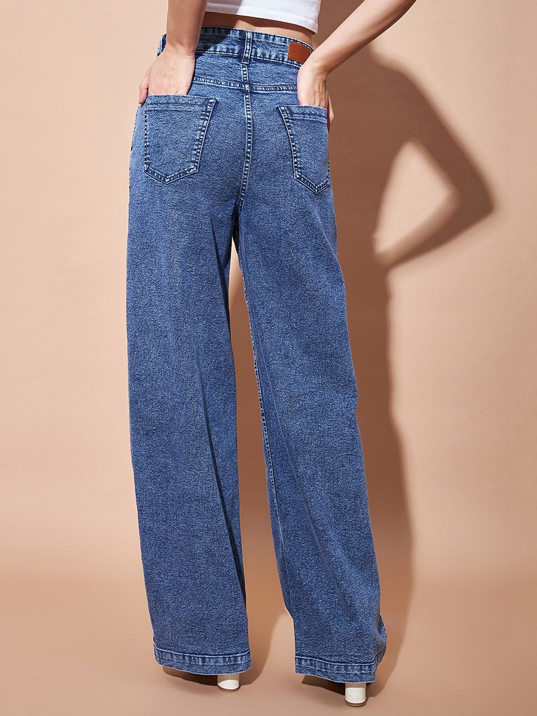 SASSAFRAS BASICS Women Straight Fit High-Rise Clean Look Heavy Fade Jeans