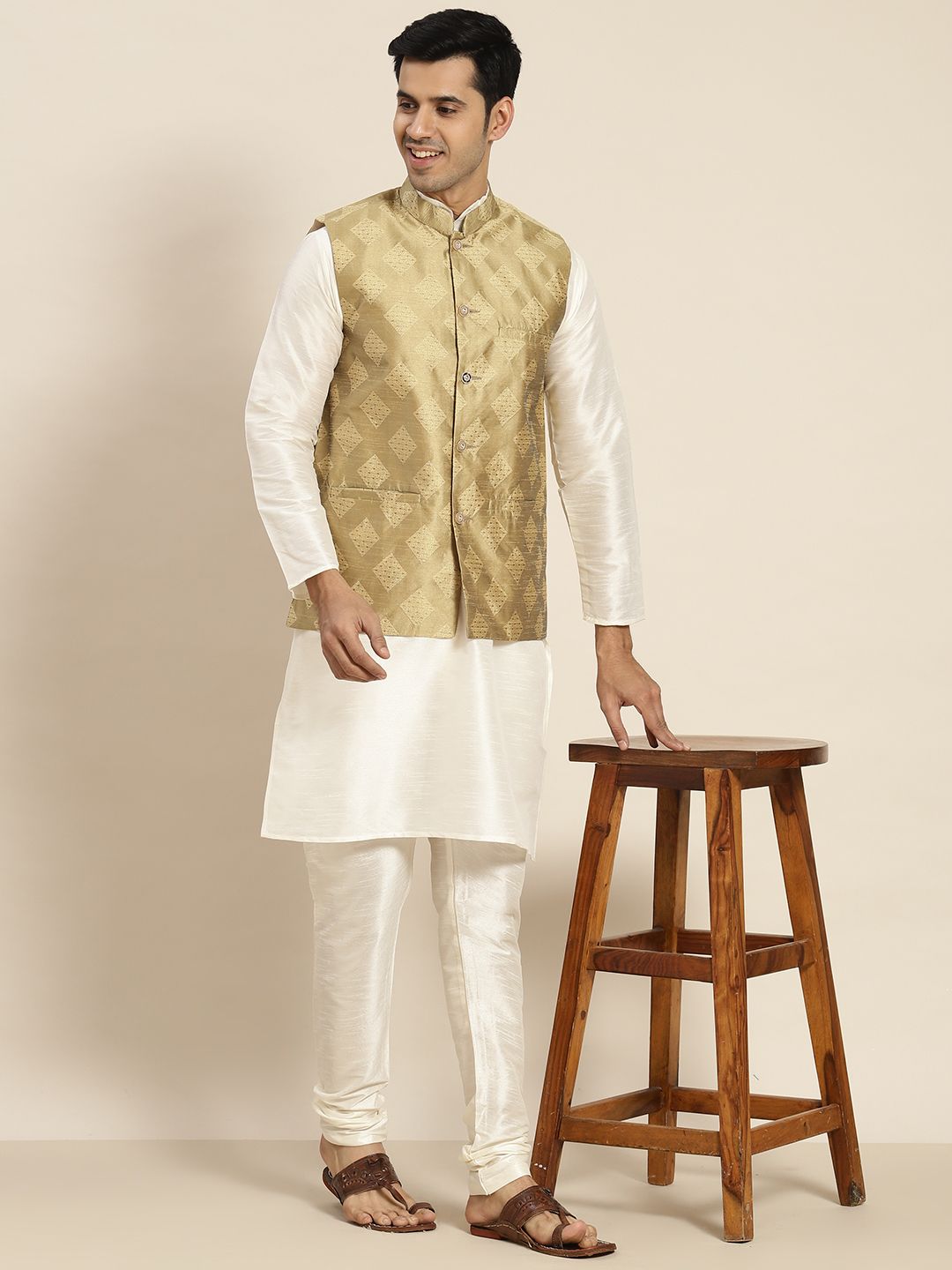 SOJANYA Men Cream-Coloured Kurta with Churidar